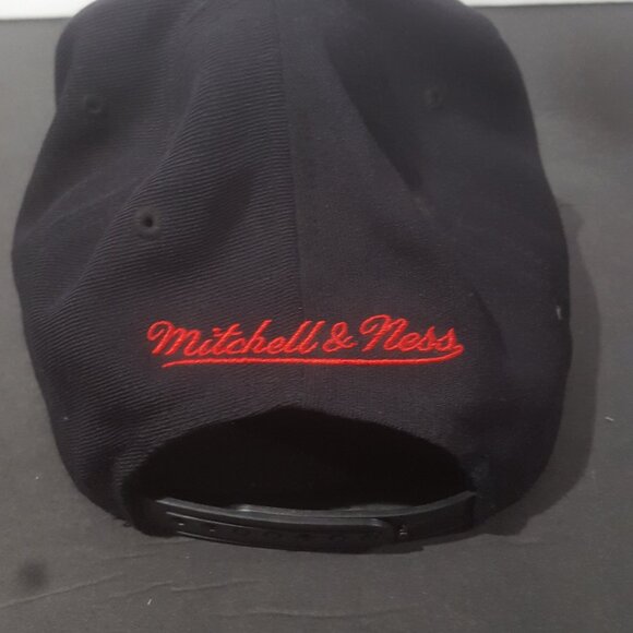 Mitchell and Ness Miami Heat Basketball Hat - Picture 5 of 9